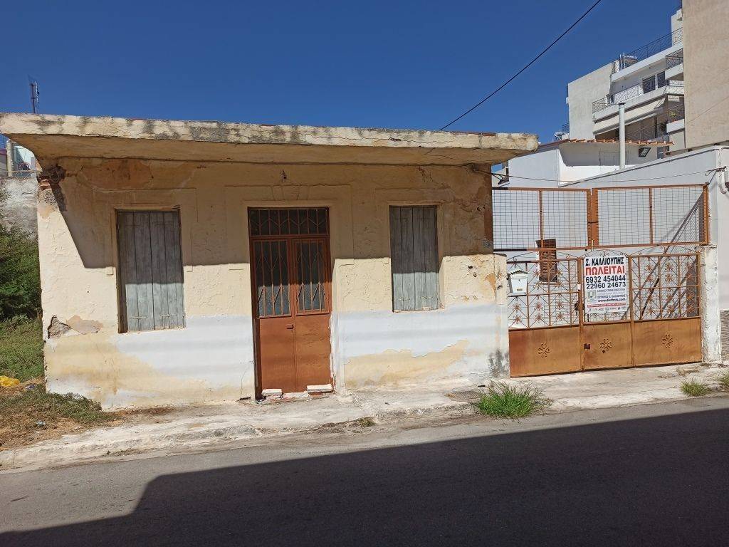 PROSOPSE 10 m. SE ASPHALTOSTROMENE ODO PLATOYS 8 m.