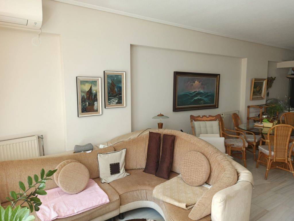 ENIAIOS CHOROS SALONI-TRAPEZARIA-KOYZINA