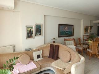 ENIAIOS CHOROS SALONI-TRAPEZARIA-KOYZINA