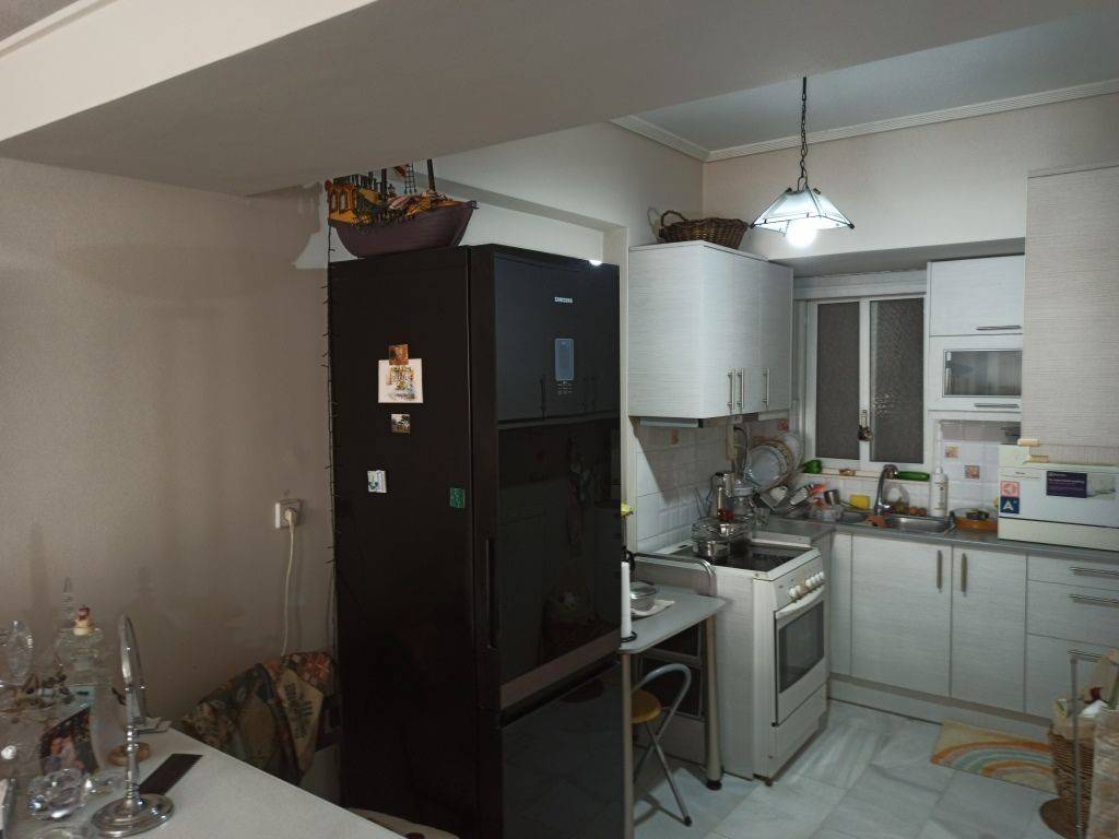 E KOYZINA TOY DIAMERISMATOS