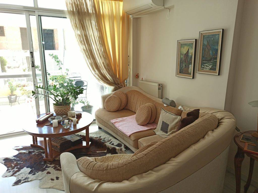 ENIAIOS CHOROS SALONI-TRAPEZARIA-KOYZINA