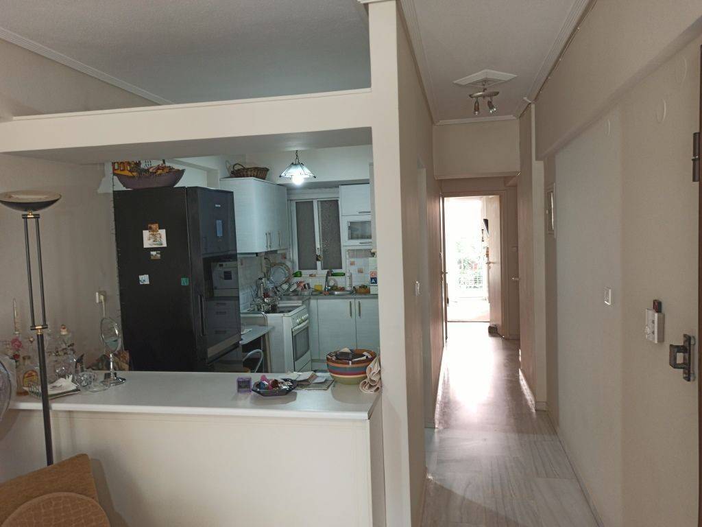 E KOYZINA TOY DIAMERISMATOS