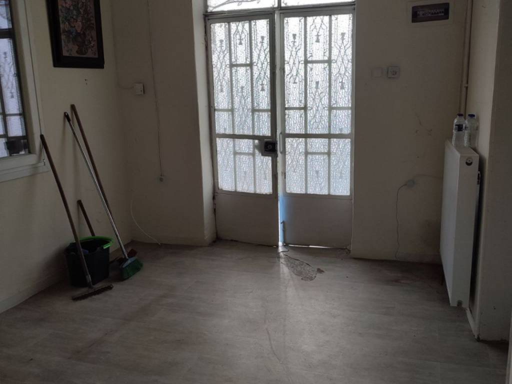 Kato orophos eisodos