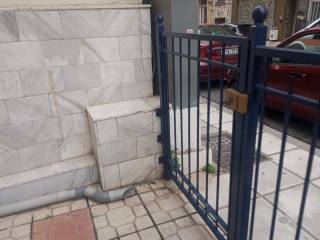 Eisodos idiotikoy choroy parkingk.