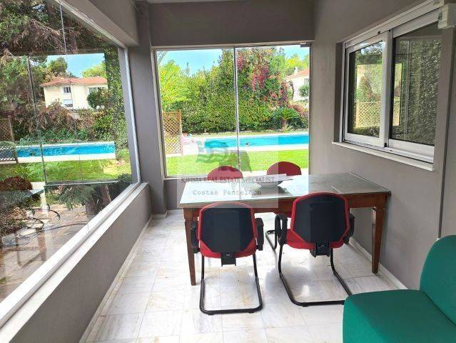 KITCHEN&#039;S VERANDA