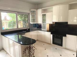 FULL EQUIPPED KITCHEN - DAILY DINING AREA