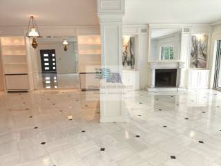 LIVING ROOM - DINING ROOM