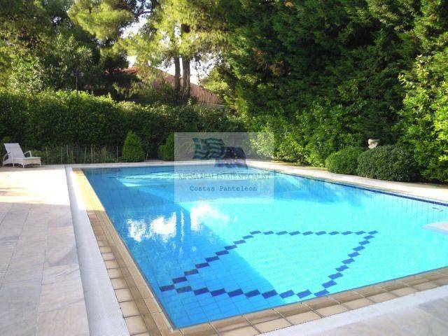 COMMON SWIMMING POOL