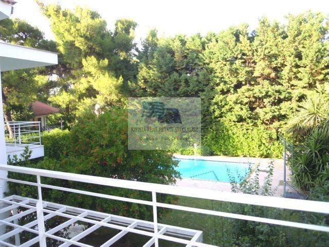 VIEW TO THE SWIMMING POOL