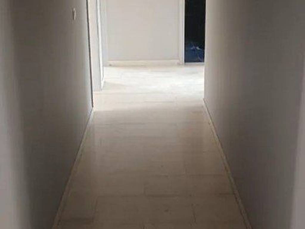 Forumland Real Estate, Διάδρομος