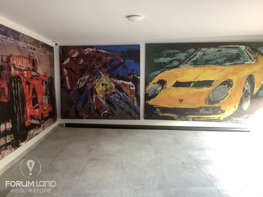 Forumland Real Estate, Αποθήκη