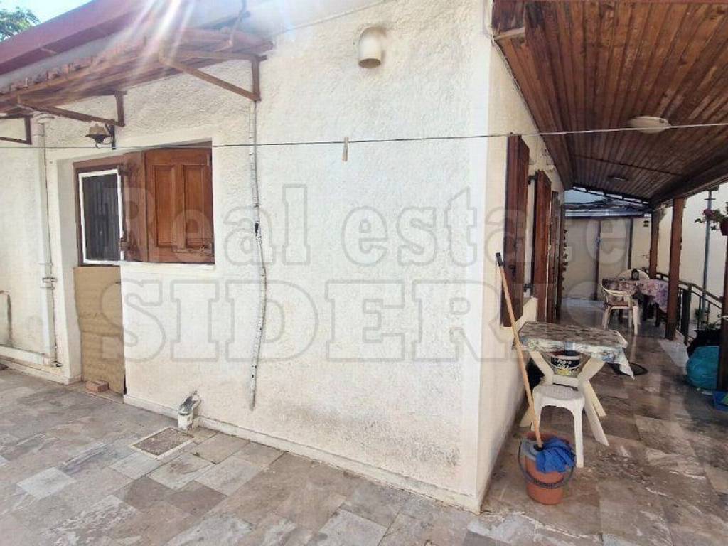 Εξωτερική όψη στο πλάι