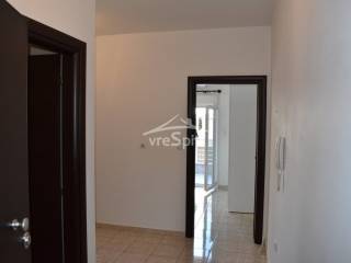 ΚΟΥΖΙΝΑ-ΥΠΝΟΔΩΜΑΤΙΟ ΣΤΟ ΒΑΘΟΣ