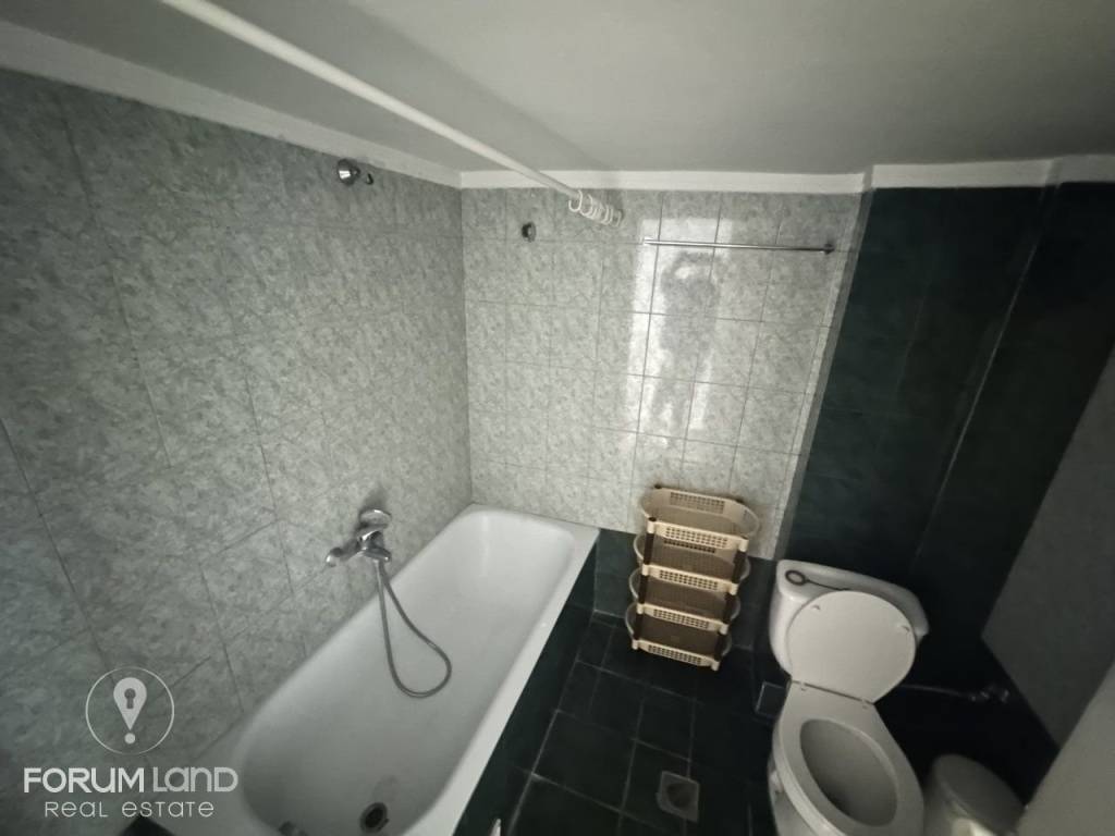 Forumland Real Estate, Μπάνιο