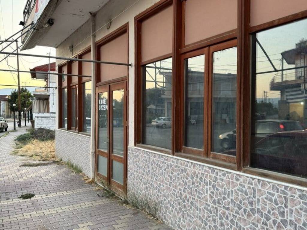 κατάστημα πρώτος όροφος