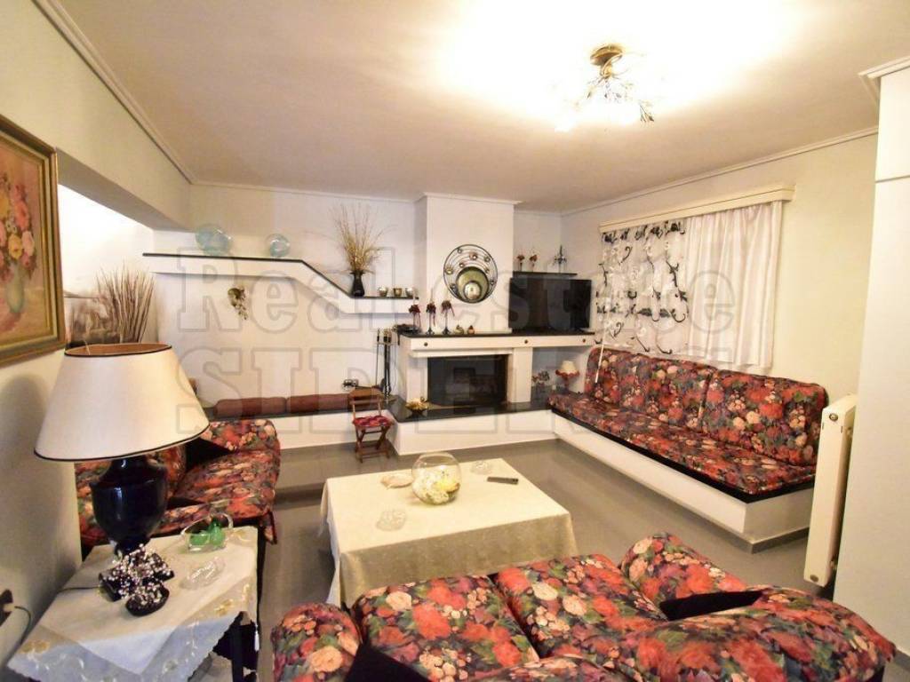 ΣΑΛΟΝΙ ΤΖΑΚΙ