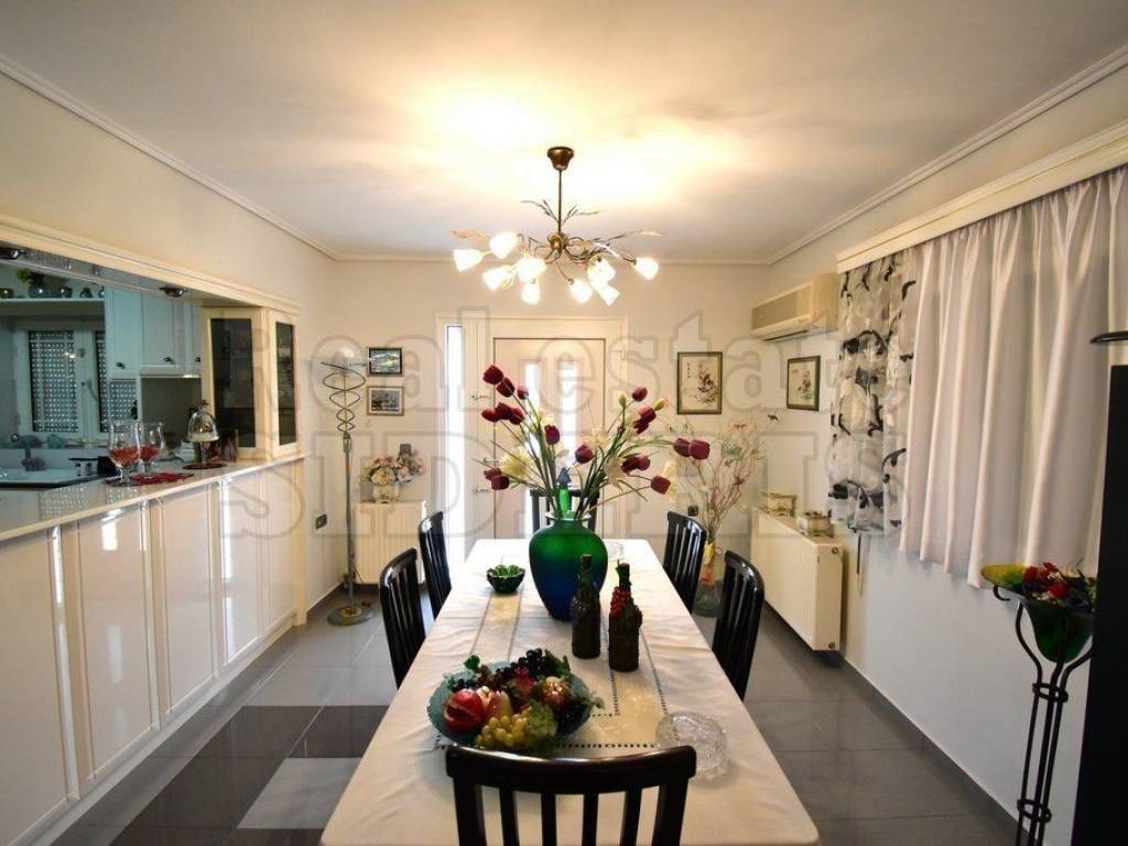 ΤΡΑΠΕΖΑΡΙΑ