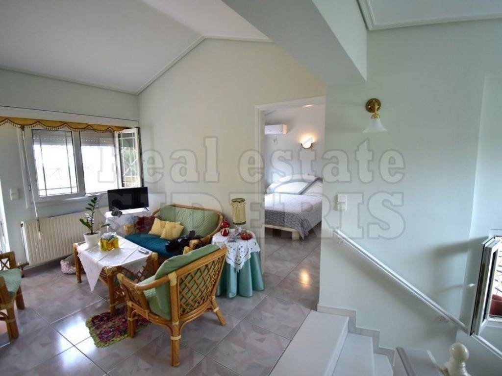 ΥΠΕΡΥΨΟΜΕΝΟΣ ΟΡΟΦΟΣ ΧΩΛ