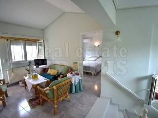 ΥΠΕΡΥΨΟΜΕΝΟΣ ΟΡΟΦΟΣ ΧΩΛ