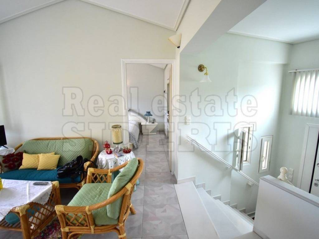 ΥΠΕΡΥΨΟΜΕΝΟΣ ΟΡΟΦΟΣ ΧΩΛ