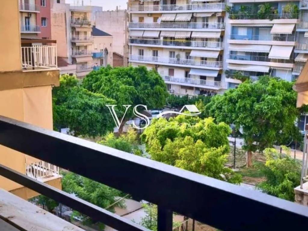 Θέα απο μπαλκόνι