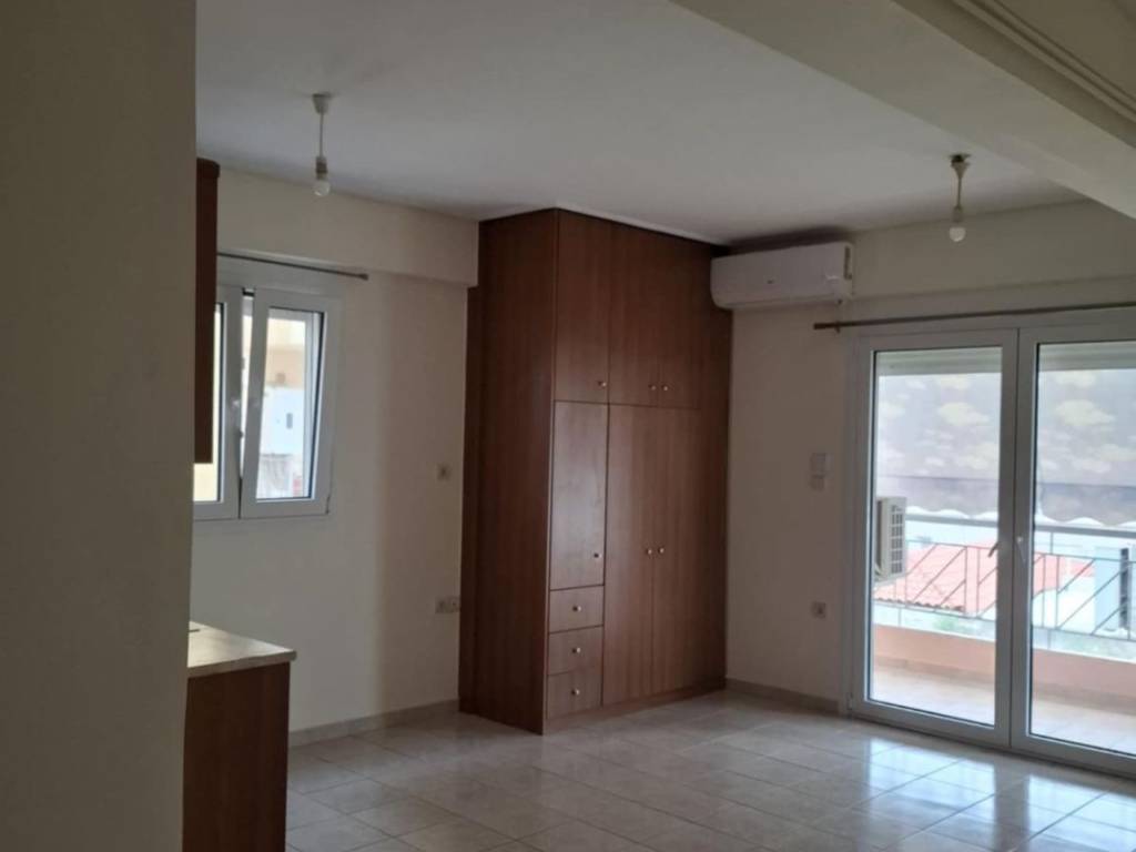 ΚΟΥΖΙΝΑ-ΣΑΛΟΝΙ