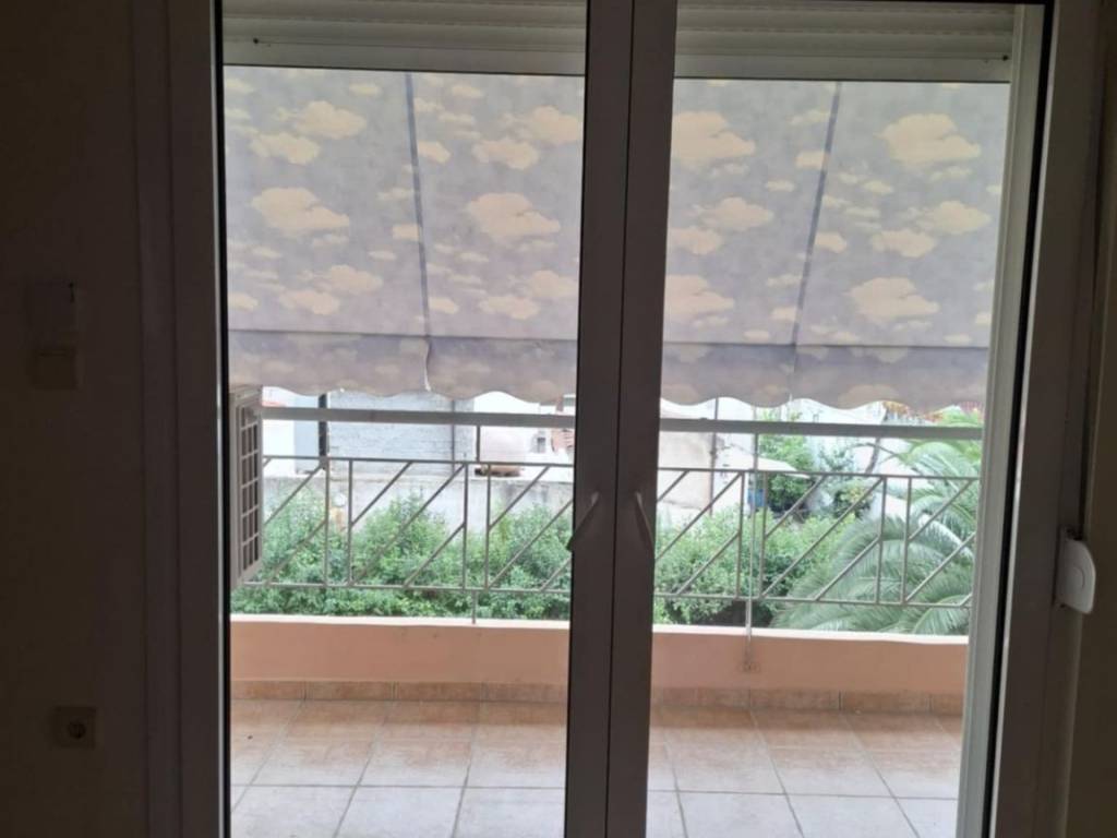 ΜΠΑΛΚΟΝΙ ΜΕ ΤΕΝΤΑ