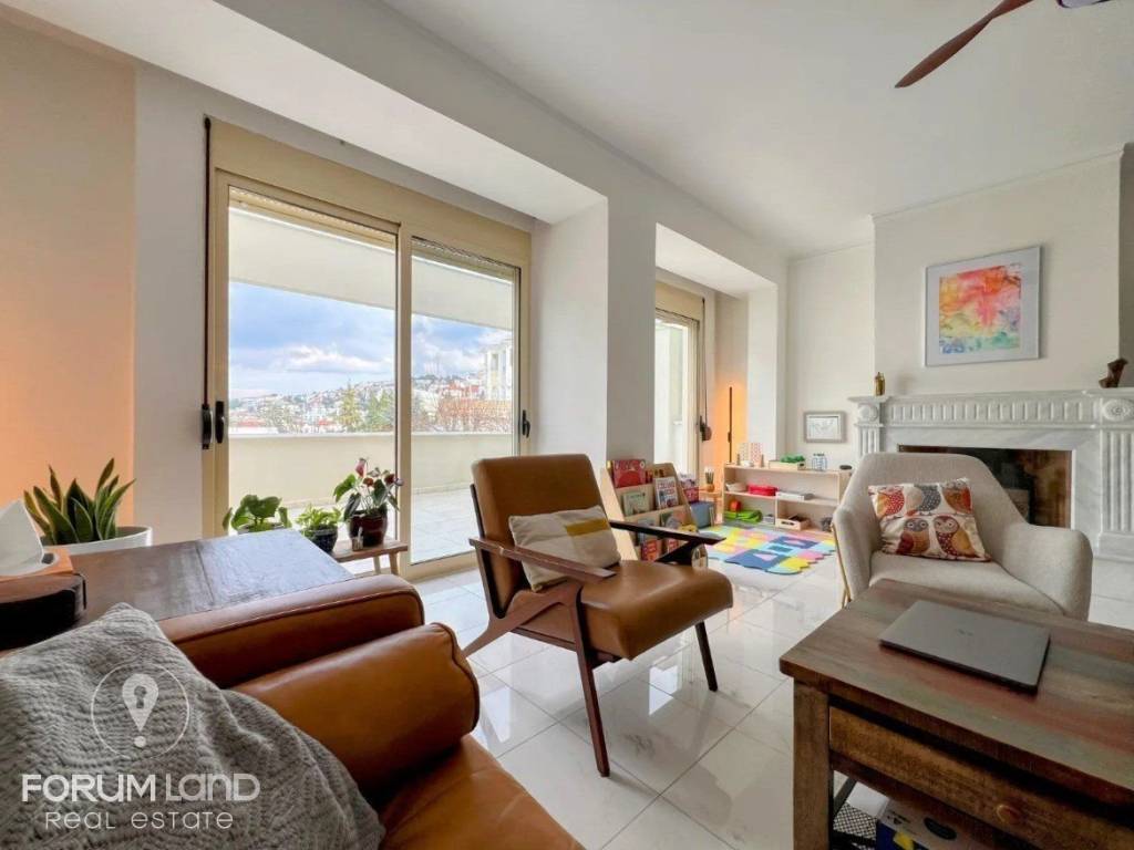 Forumland Real Estate, Σαλόνι με τζάκι