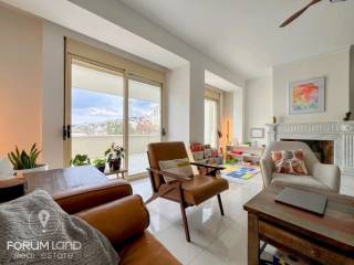 Forumland Real Estate, Σαλόνι με τζάκι