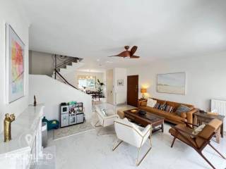 Forumland Real Estate, Σαλόνι με τζάκι