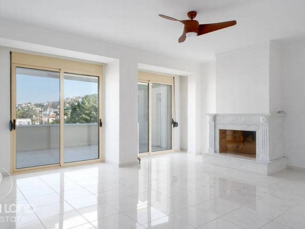 Forumland Real Estate, Σαλόνι με τζάκι