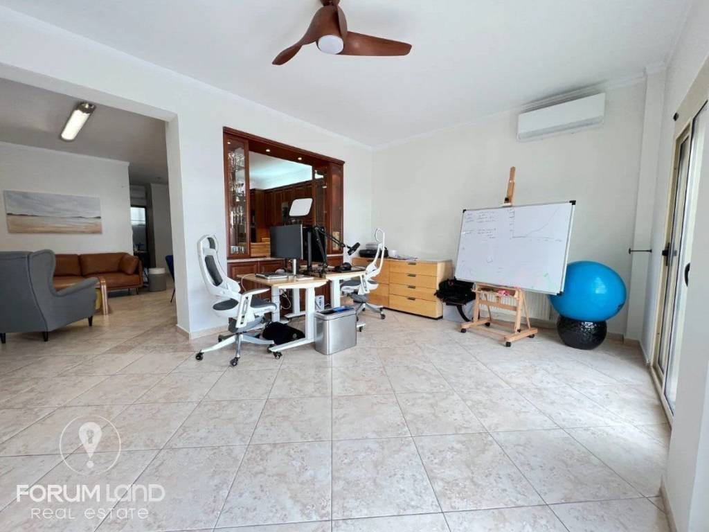 Forumland Real Estate, Καθιστικό