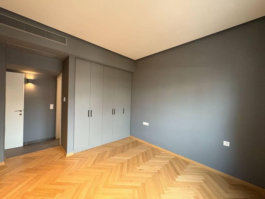 Krebatokamara 2 me diko tes mpanio