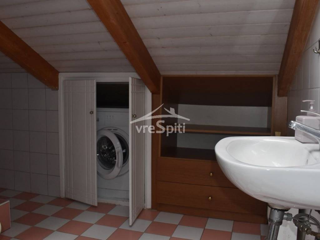 ΑΠΟΨΗ ΜΠΑΝΙΟΥ