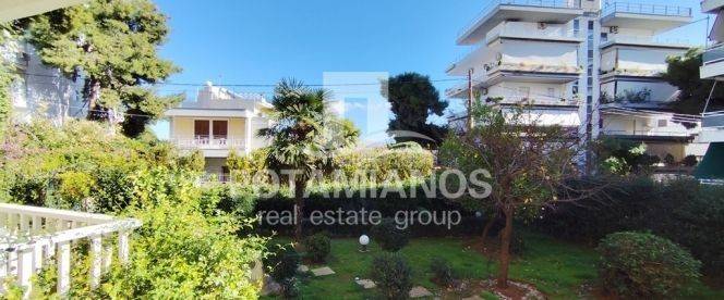 Κήπος,Πρόσοψη