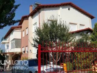 Forumland Real Estate, επαγγελματικό κτίριο