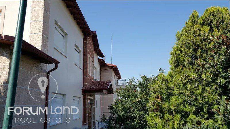 Forumland Real Estate, επαγγελματικό κτίριο