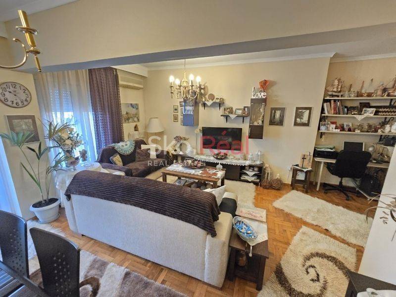 Σαλοτραπεζαρία.