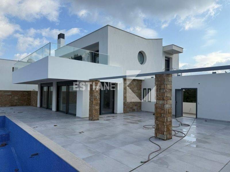 Εξωτερικός χώρος,Πισίνα