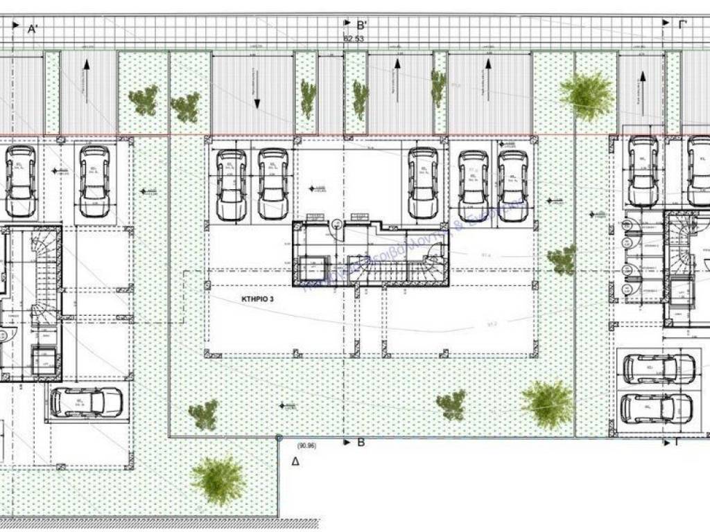 Forumland Real Estate, πυλωτές