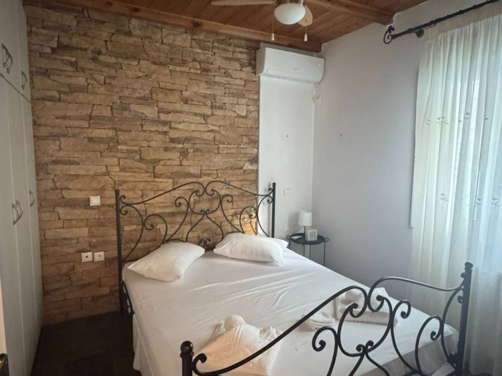 House: double bedroom