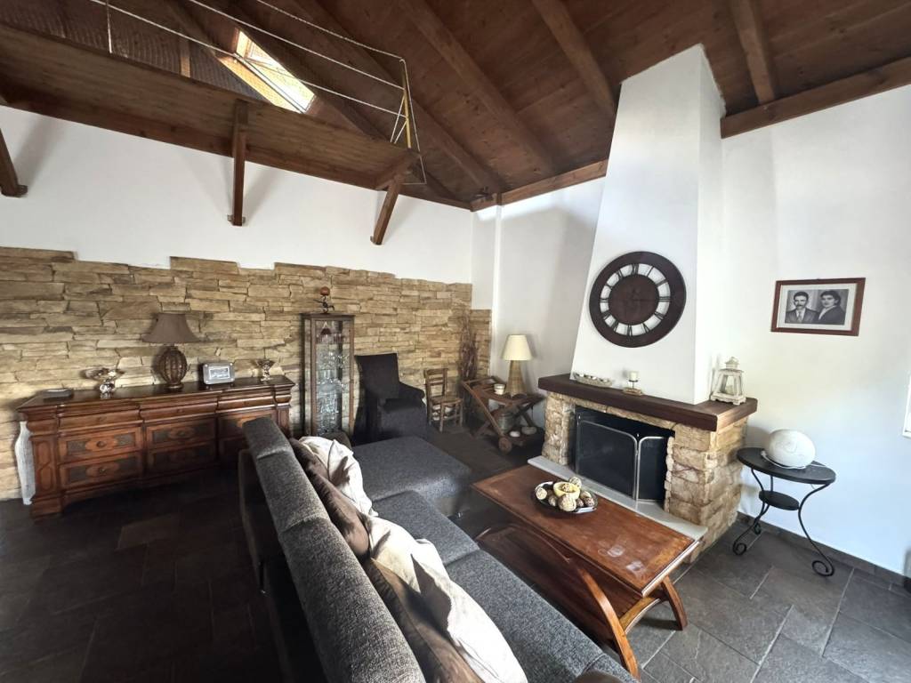 House: living area with fire place