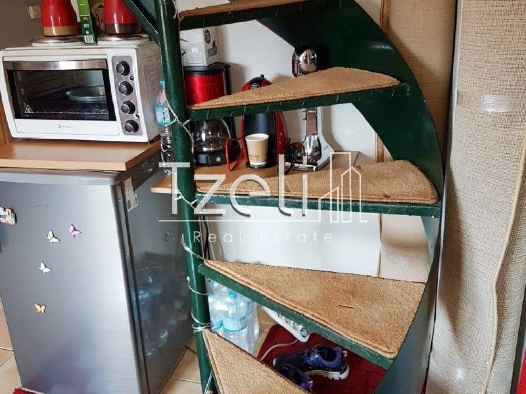 Εσωτερικη σκάλα