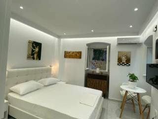 Πρώτη γκαρσονιέρα