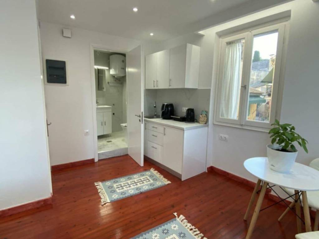 Δεύτερη γκαρσονιέρα