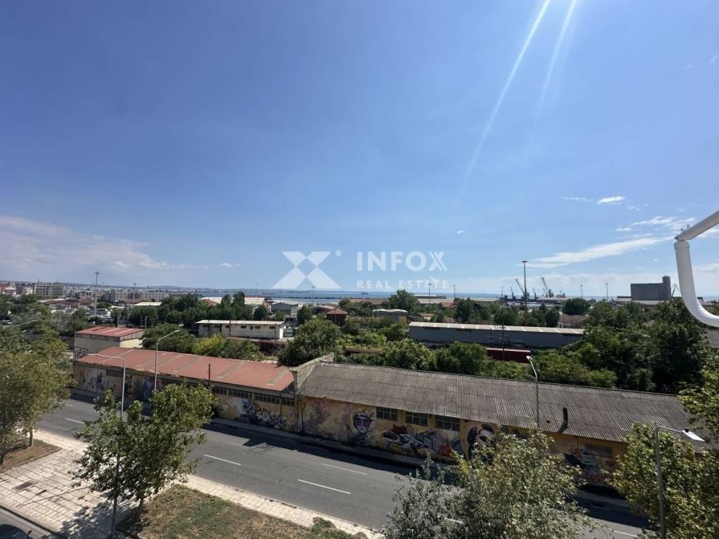 Θέα από μπαλκόνι