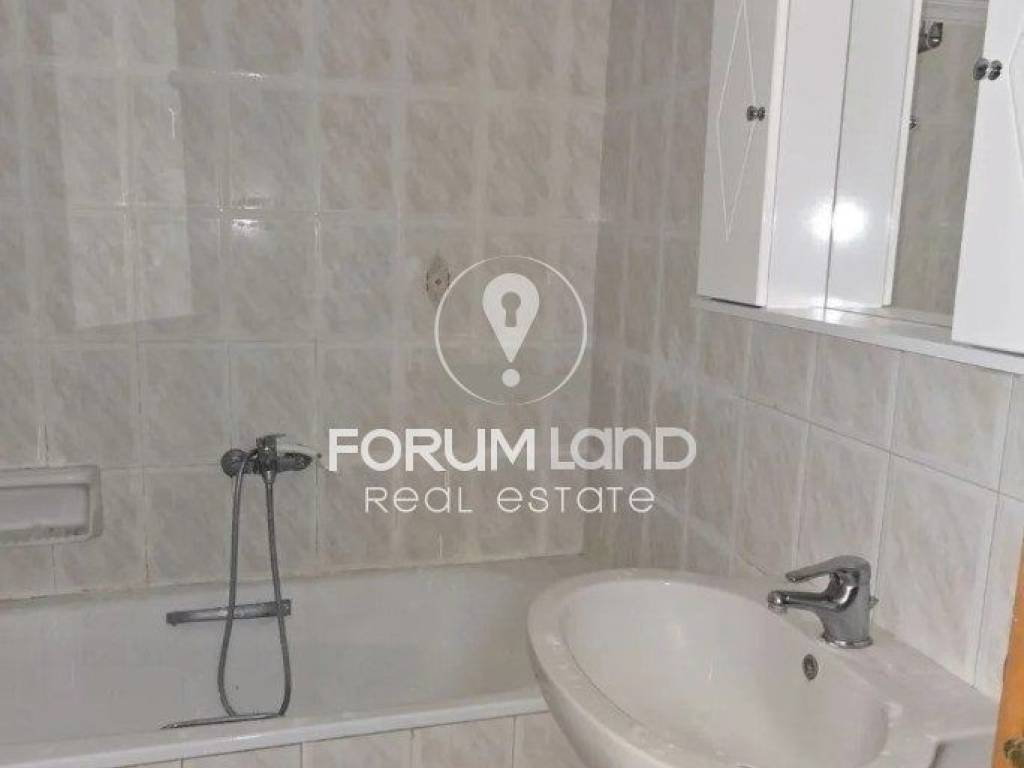 Forumland Real Estate, Μπάνιο