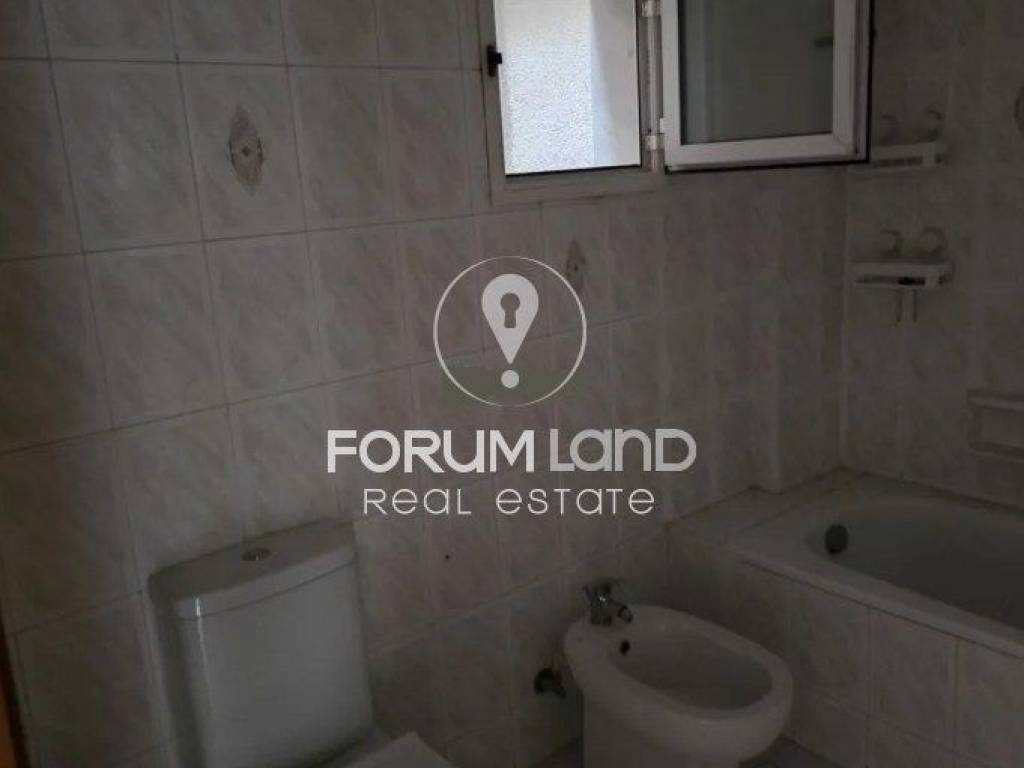 Forumland Real Estate, Μπάνιο
