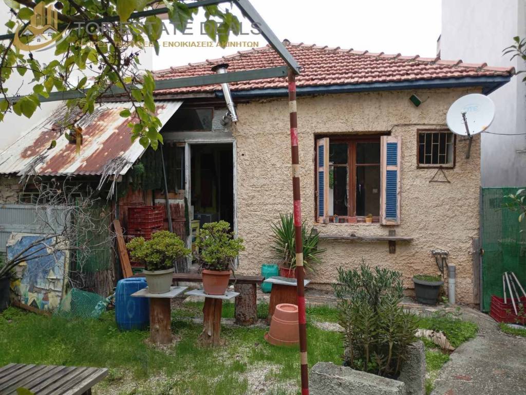 piso apopse oikias-aristera apothekes-dexia eisodos kepoy