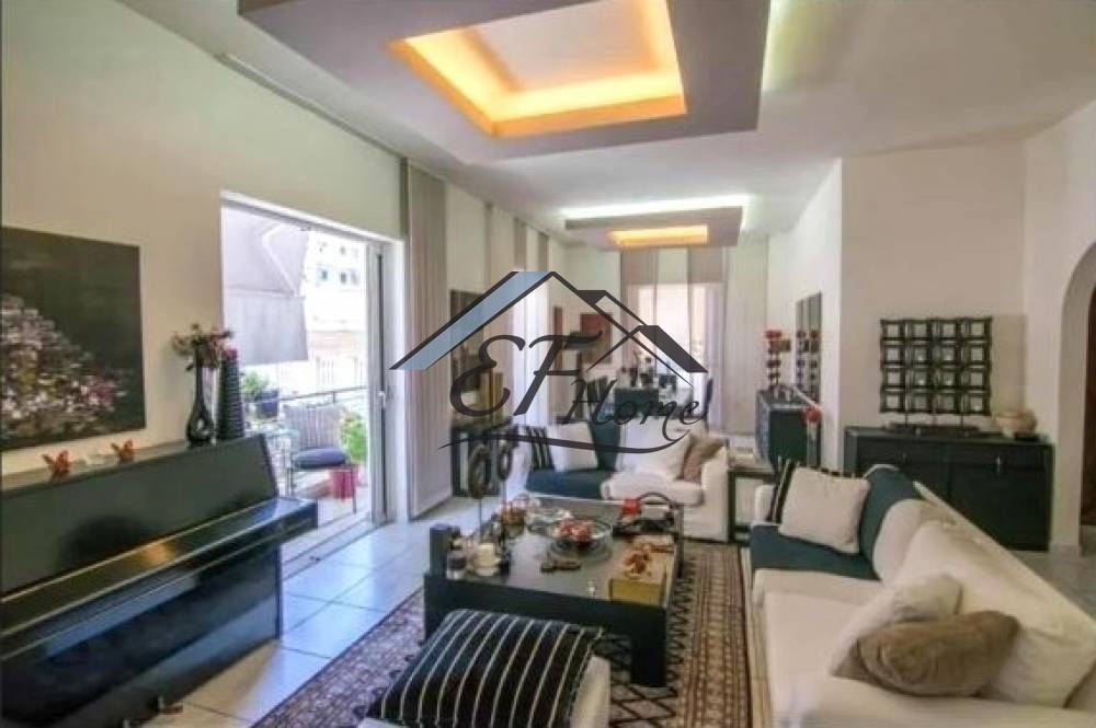 Ενιαίος χώρος σαλόνι-τραπεζαρία